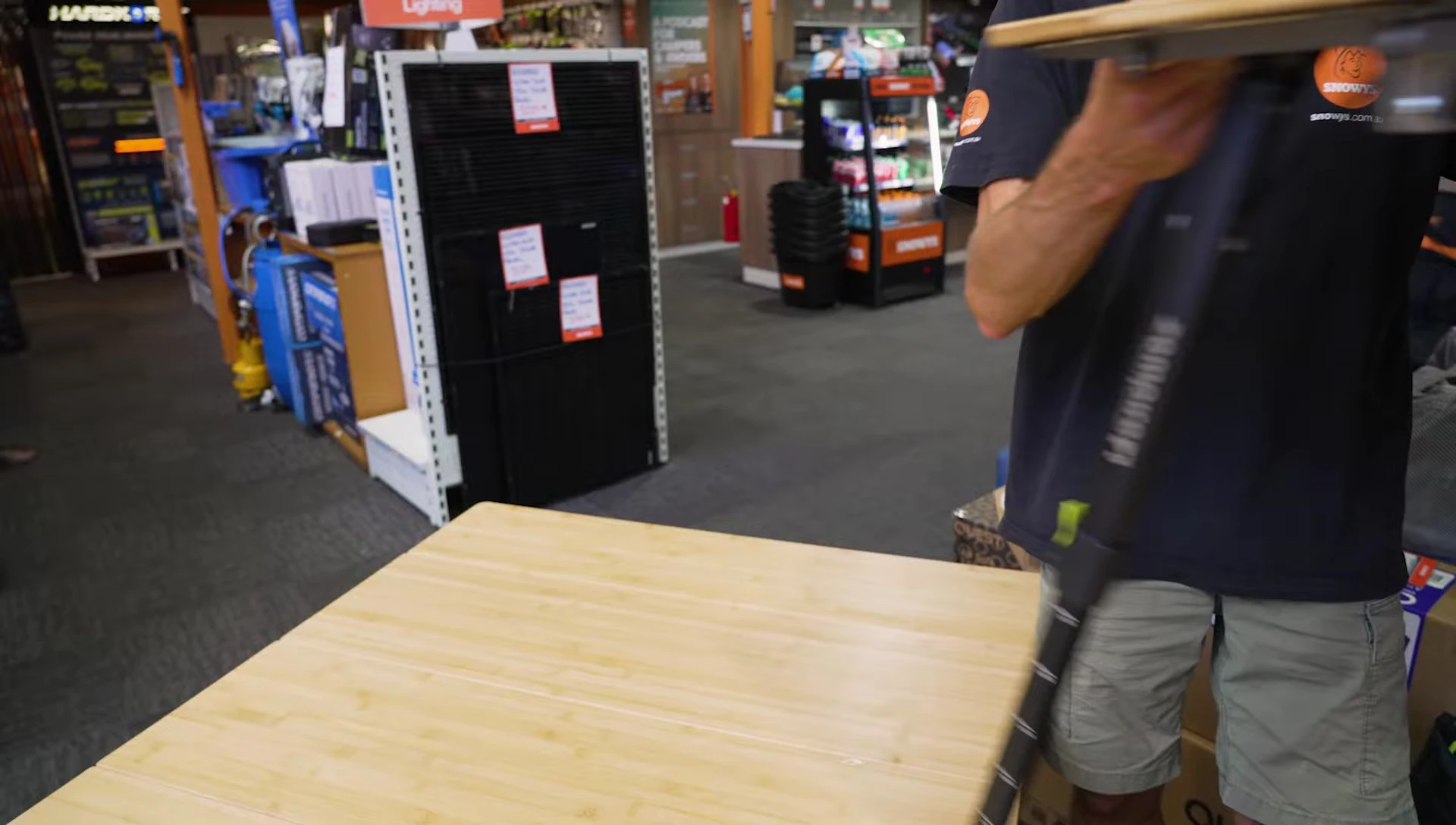 Demonstration of stability with the extra-large table.