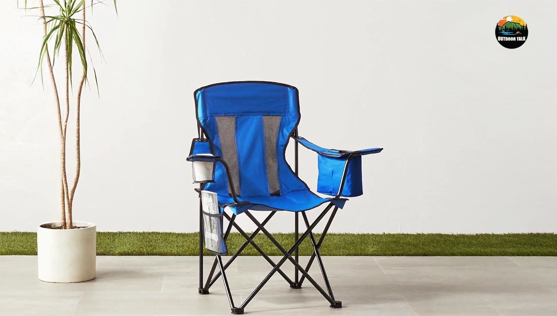 Amazon Basics chair folded and in its carrying bag