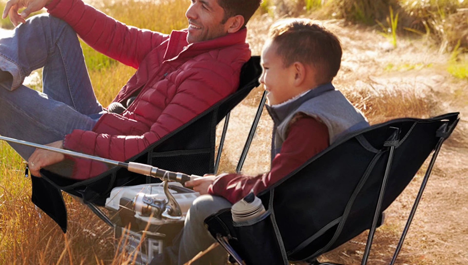 Demonstrating the quick setup of the Click chair