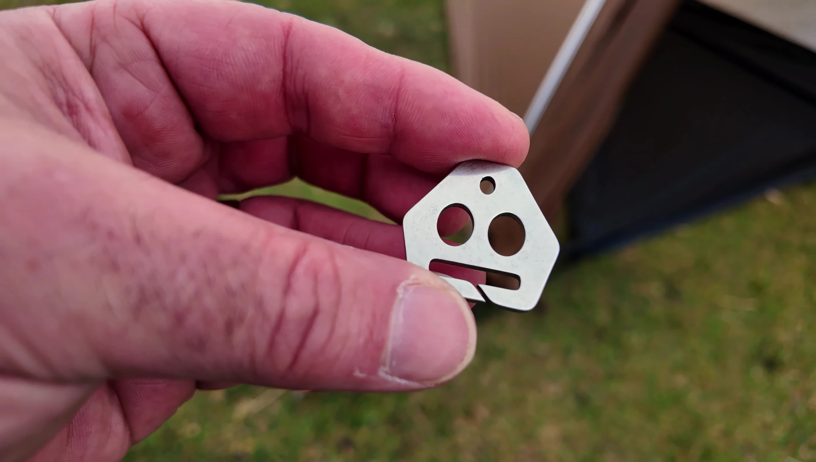 The double-pole gadget shown.