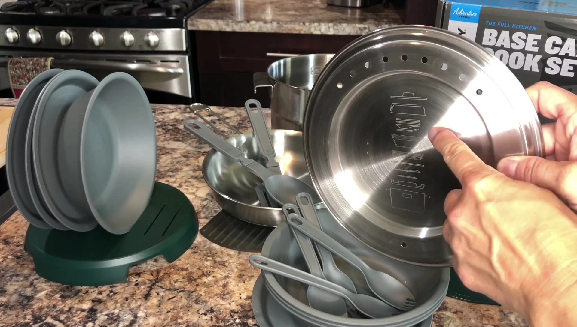 The lid showing the stacking instructions.