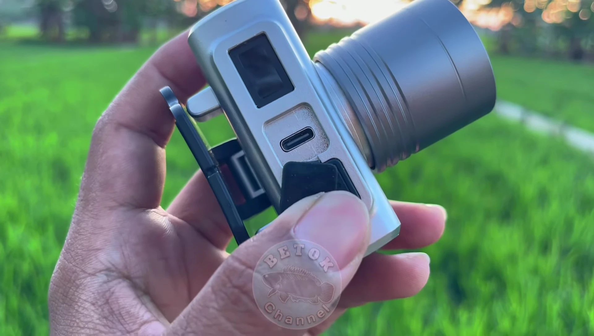 Showing the USB Type-C charging port