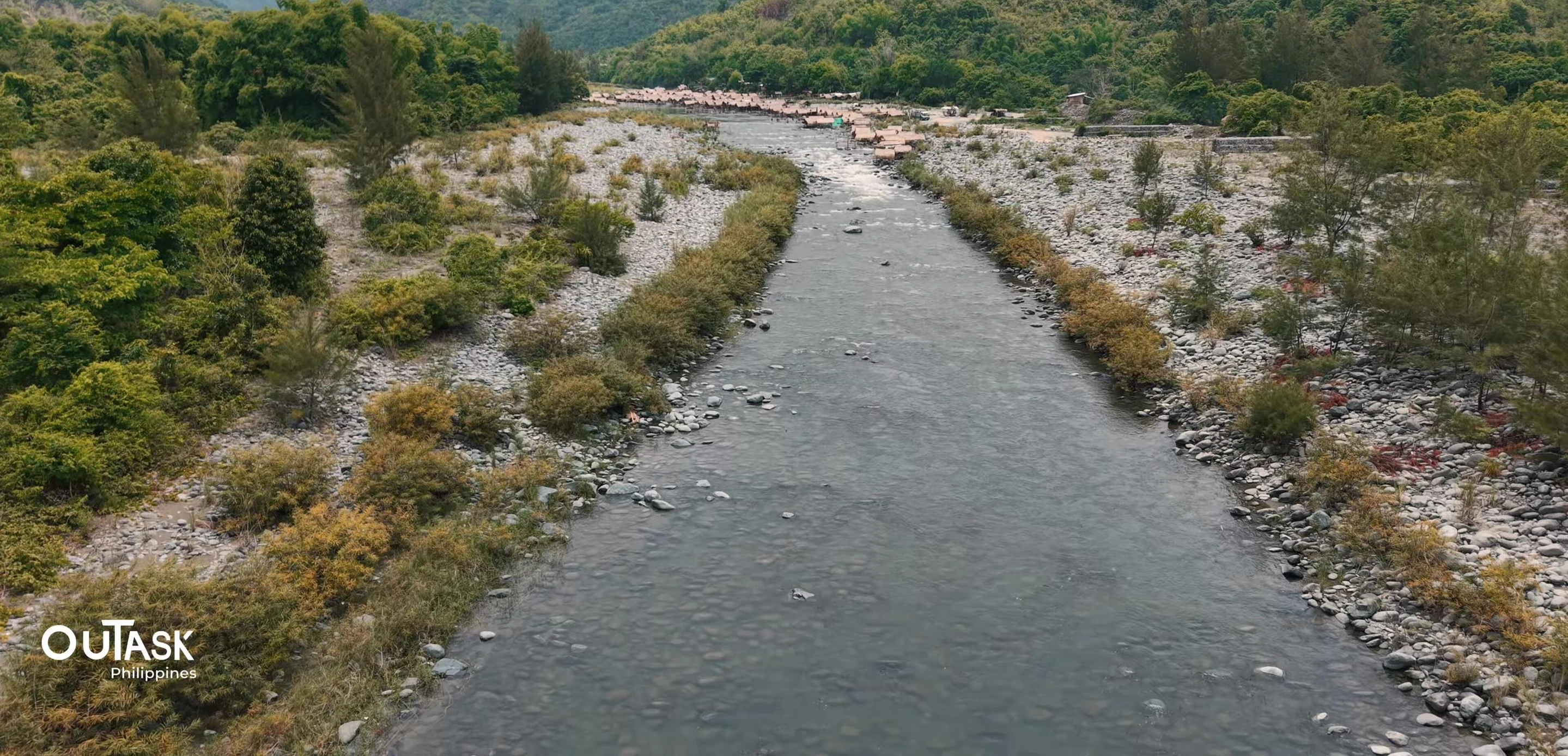 The reviewer summarizes his experience with the Outask lantern