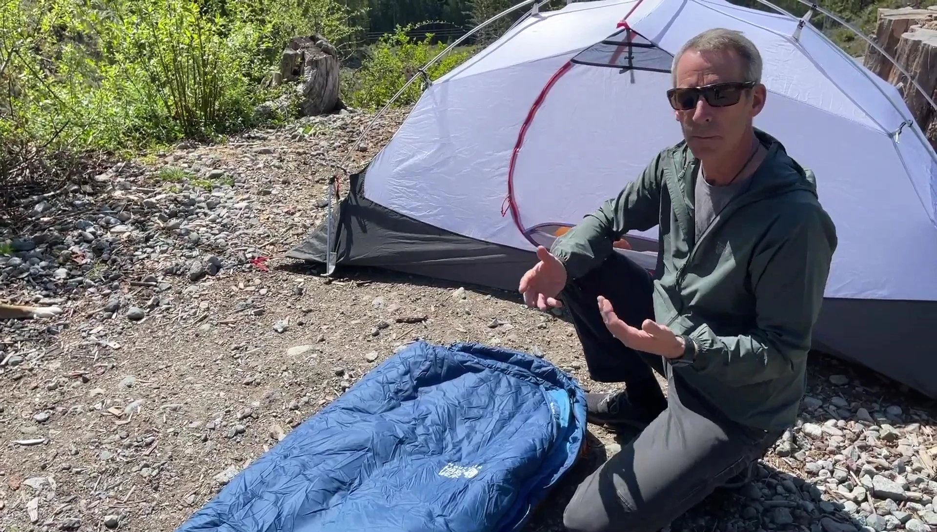 Image showcasing the environmentally friendly aspects of the Lamina sleeping bag.