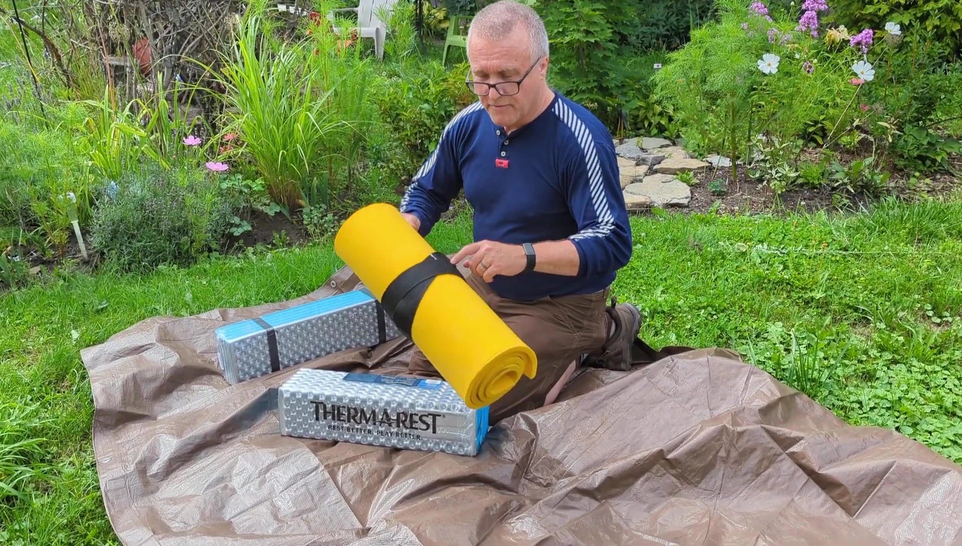 The weight of the Therm-a-Rest pad is displayed.