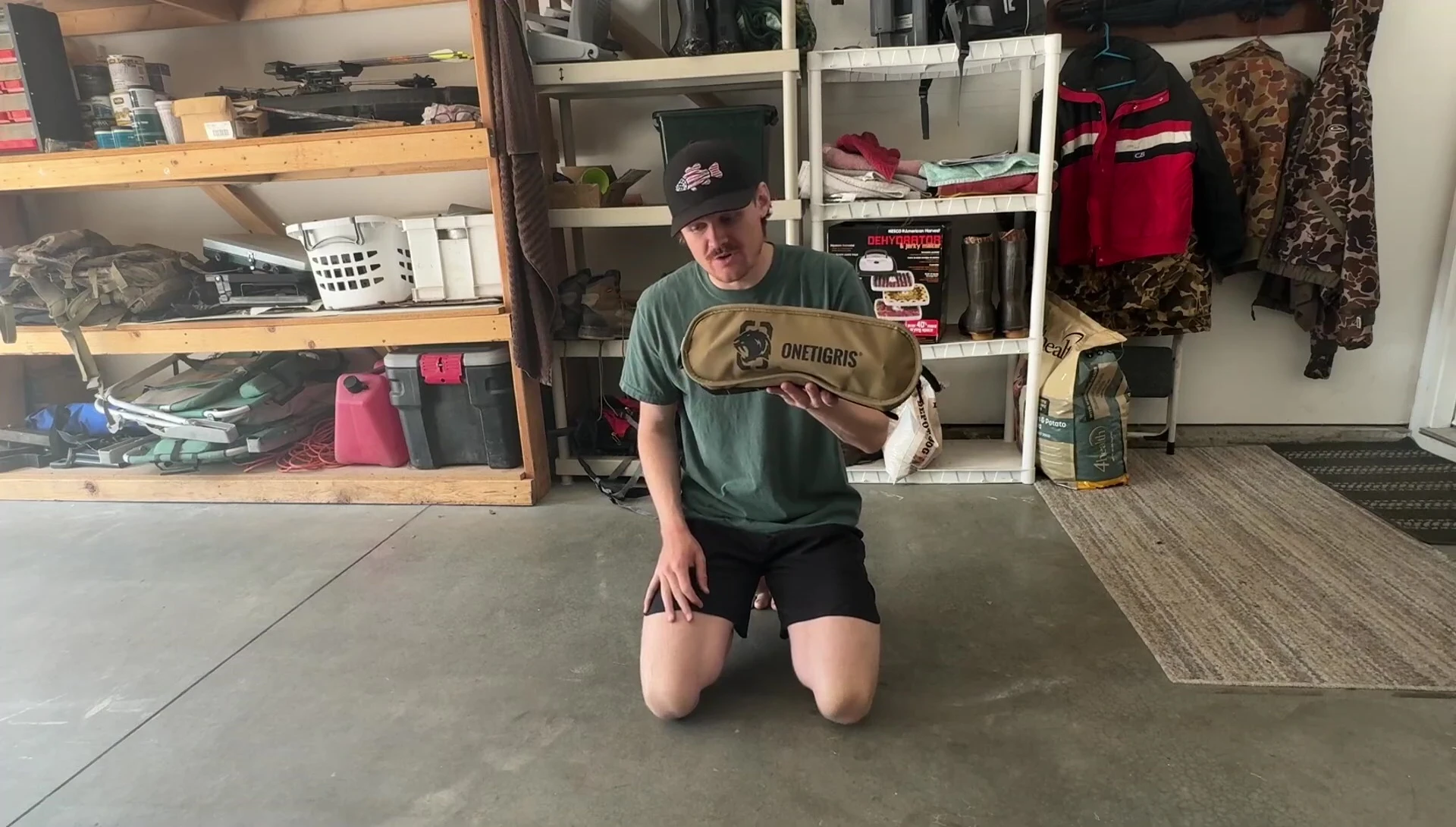 A shot summarizing the key features and benefits of the chair.