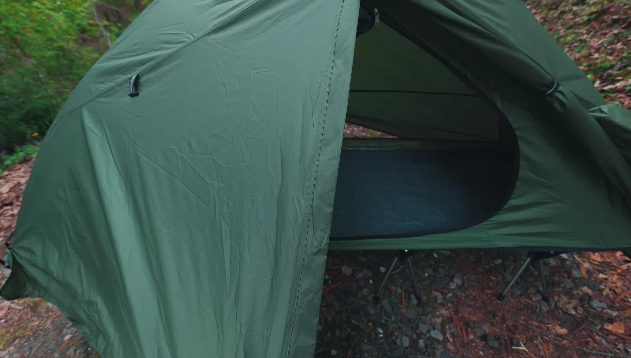 Close-up of the storm flap seam