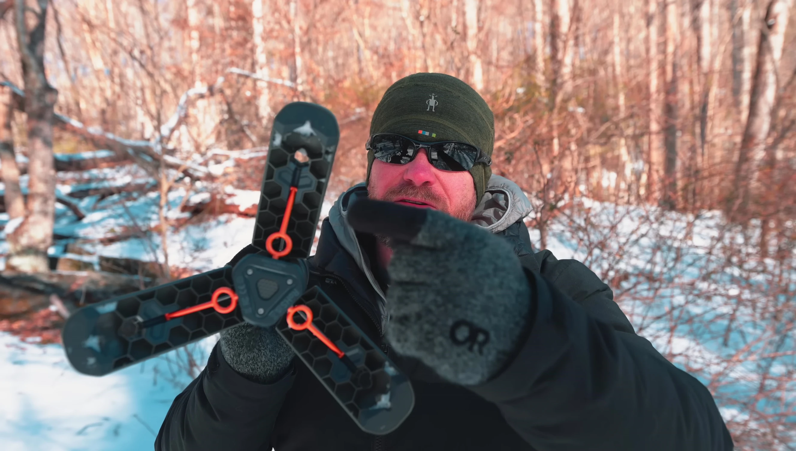 Close-up of the lantern's legs, showing how debris can interfere with their function.