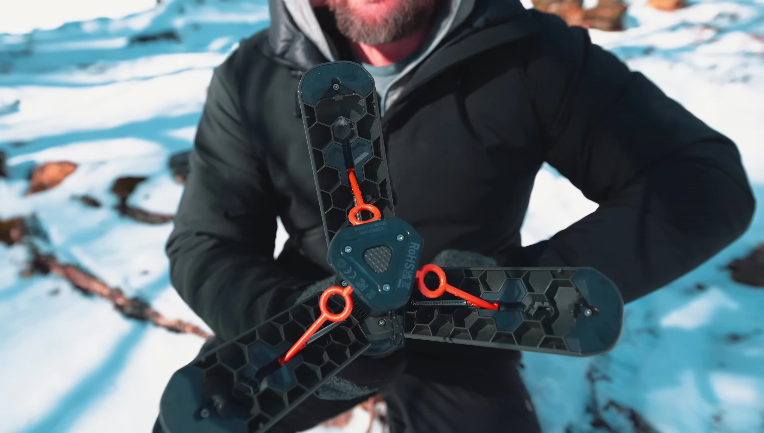 The lantern's legs extending outwards, showcasing the strong magnets.