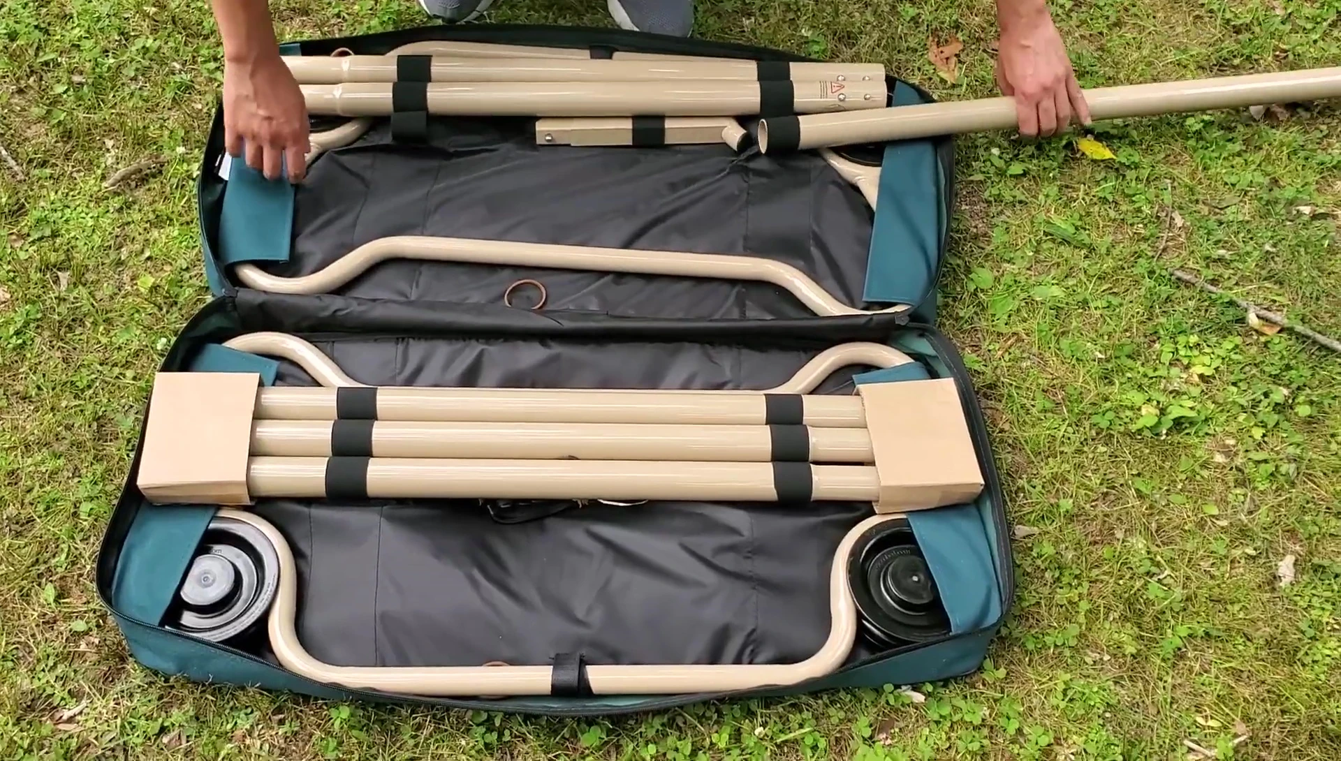 Demonstration of the two assembly methods.