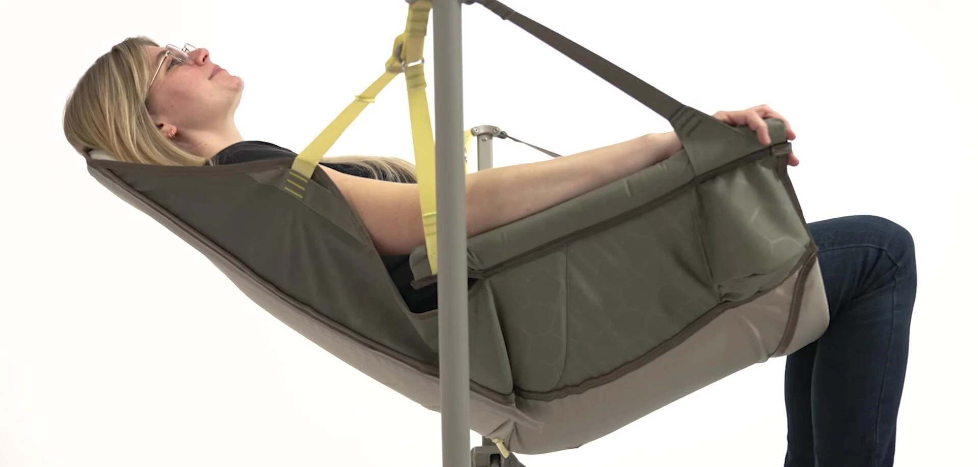 The chair’s solid base and stability demonstrated.