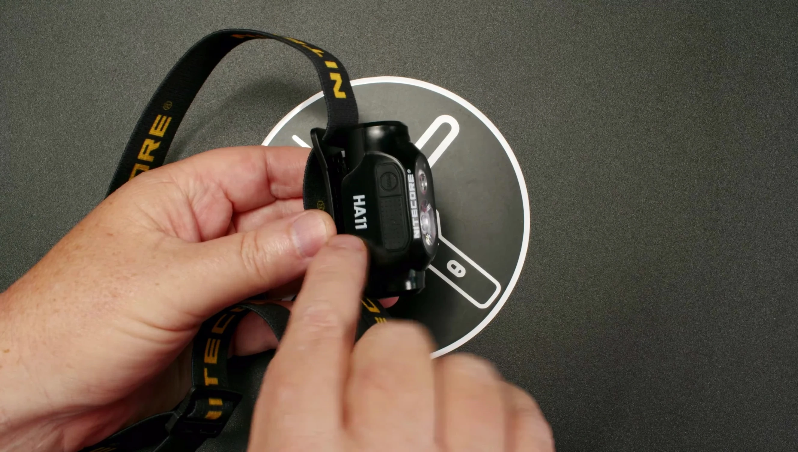 Opening the battery compartment