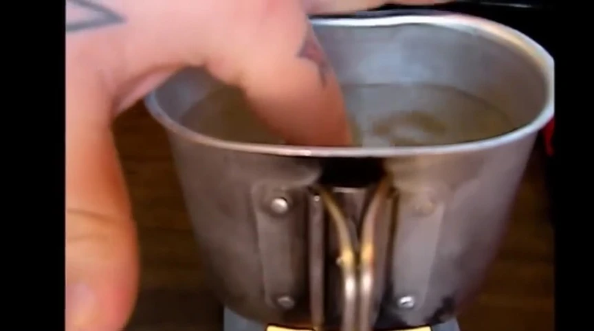 The water remains cool after 10 minutes of burning.