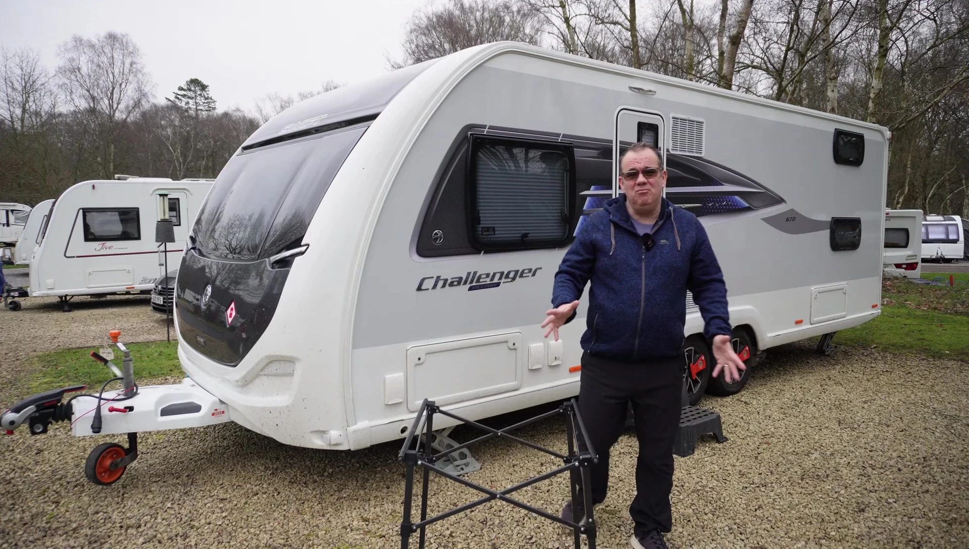 Showcase of the adjustable legs for uneven ground.