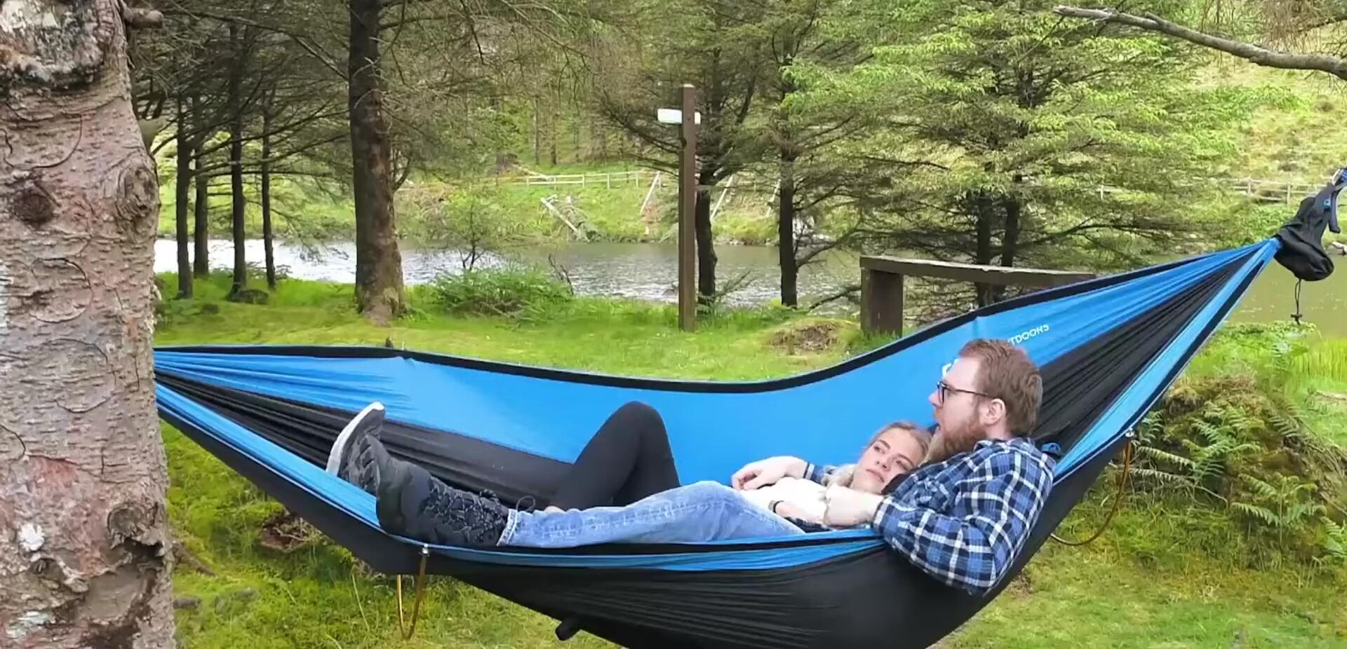 Details of the pockets and bug mesh system