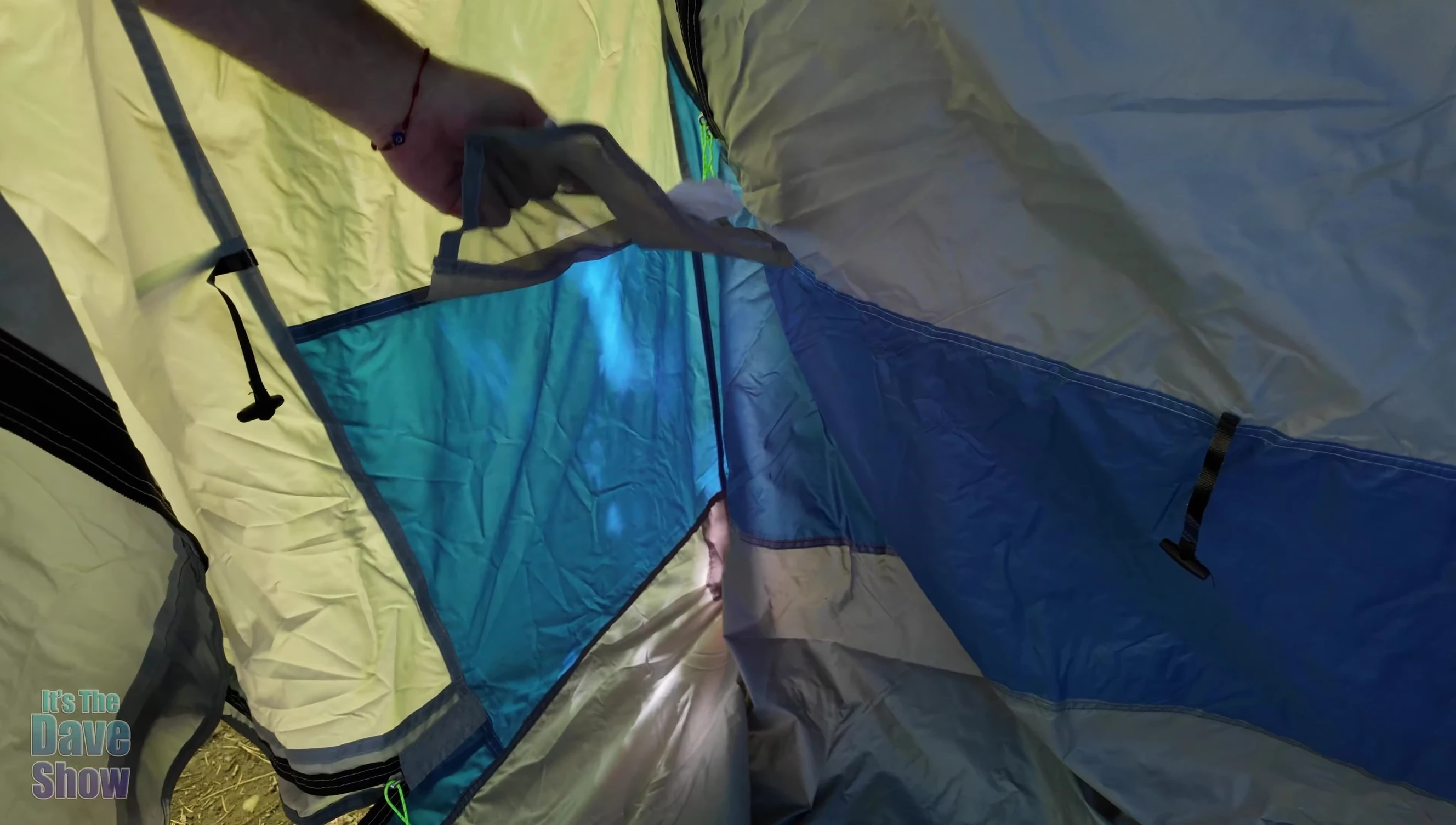 Internal storage pockets