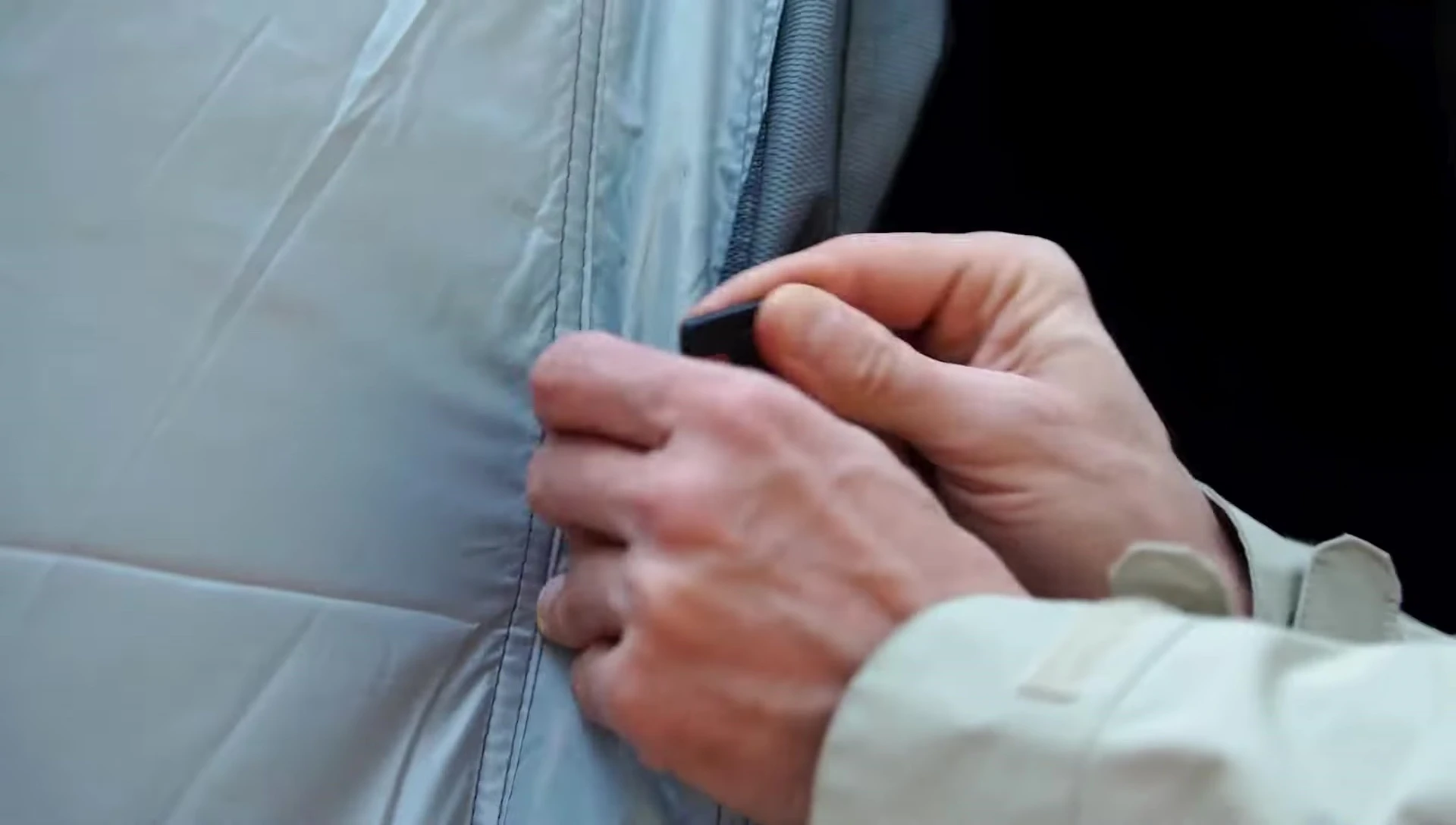 Person quickly setting up the Ever Advanced tent