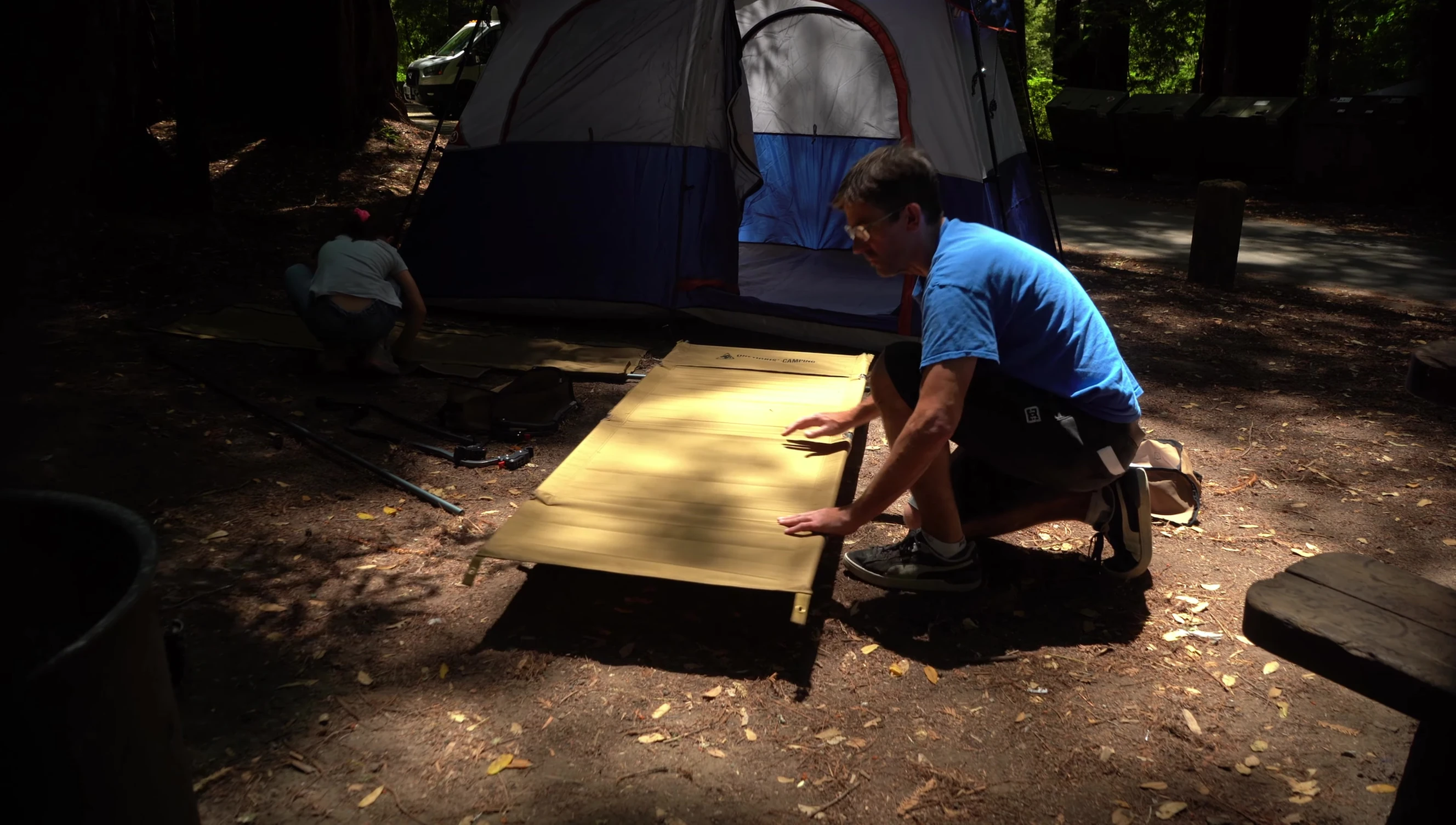 The assembled cot.