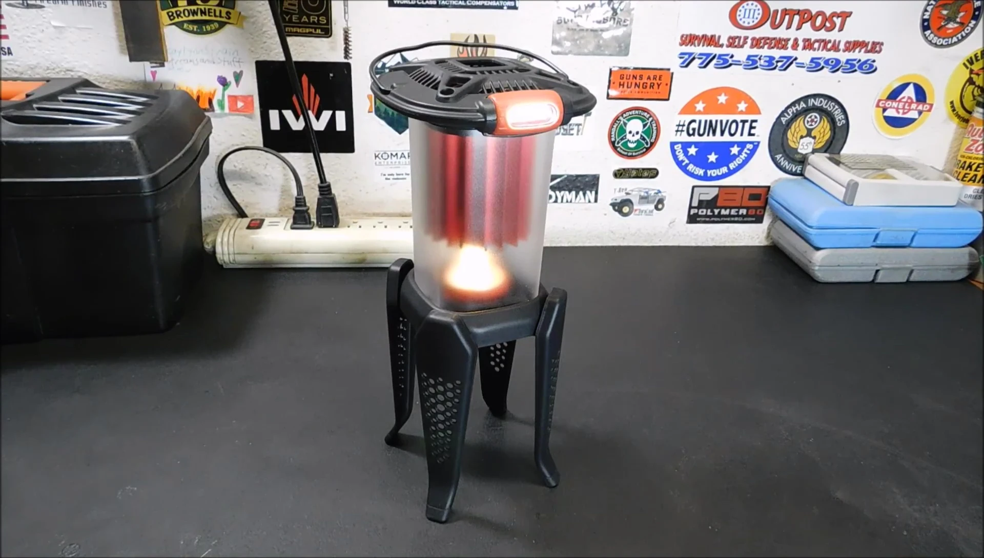 Final demonstration of the lantern in action.