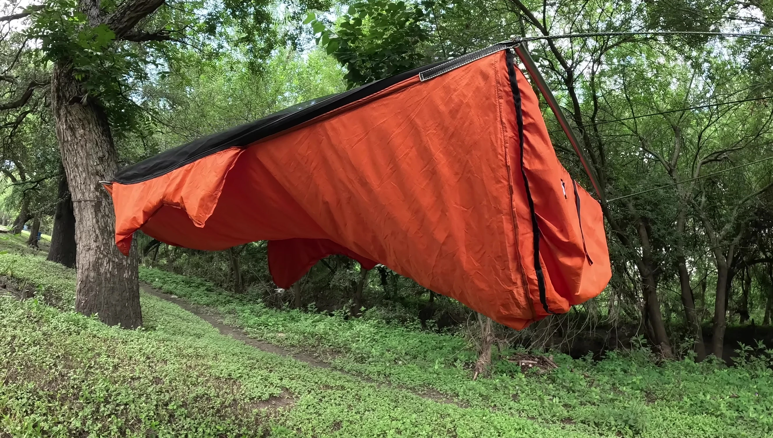 Diagram showing the hammock's spreader bars