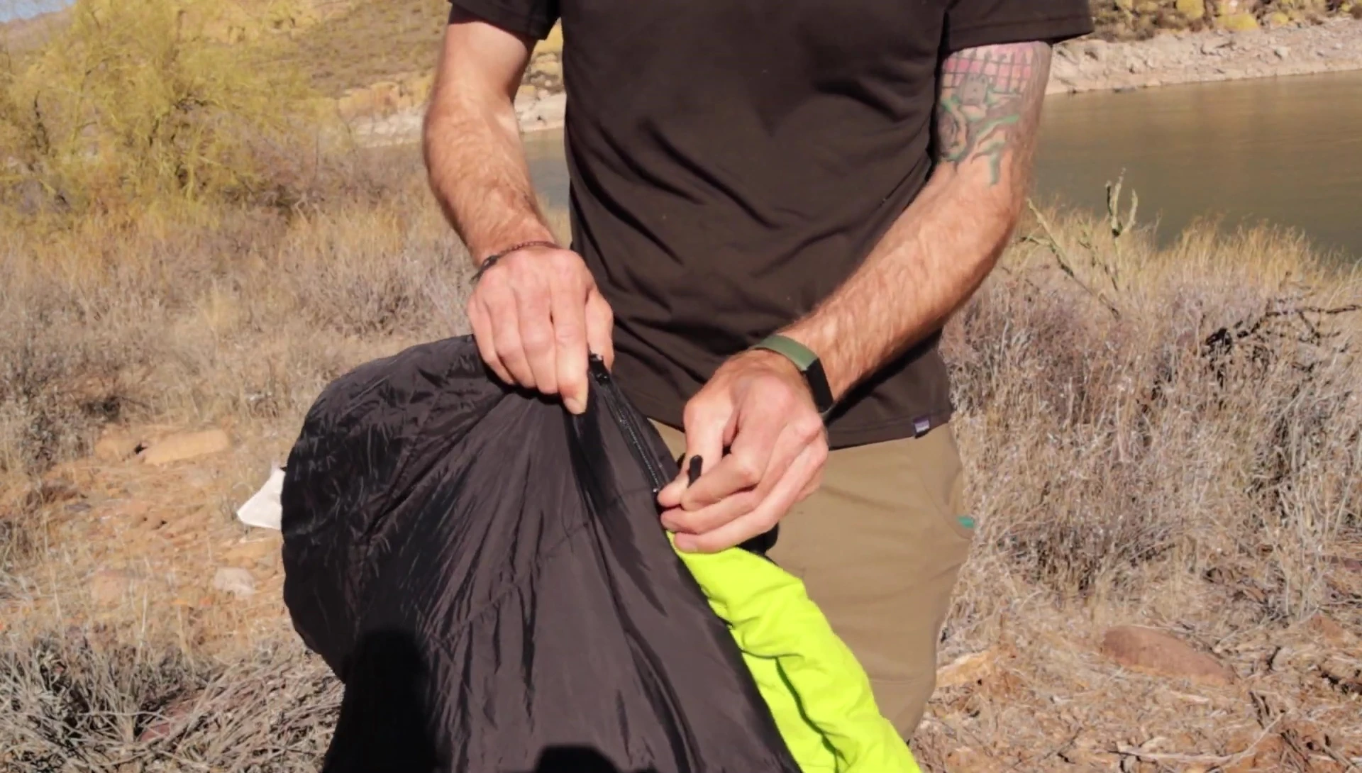 Reviewer discussing the bag's performance in cold temperatures