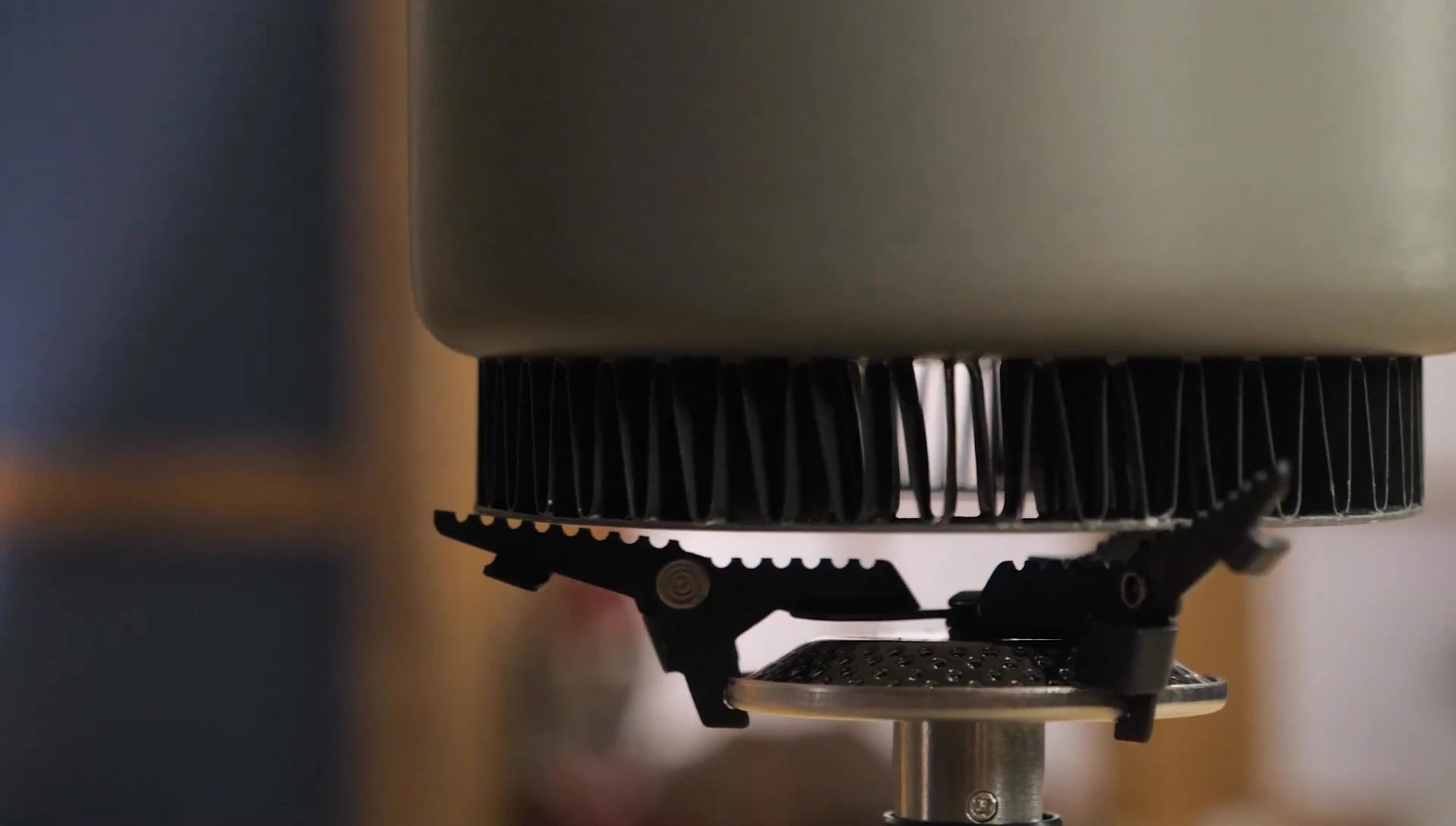 Detailed view of the heat exchanger on the pot's bottom.
