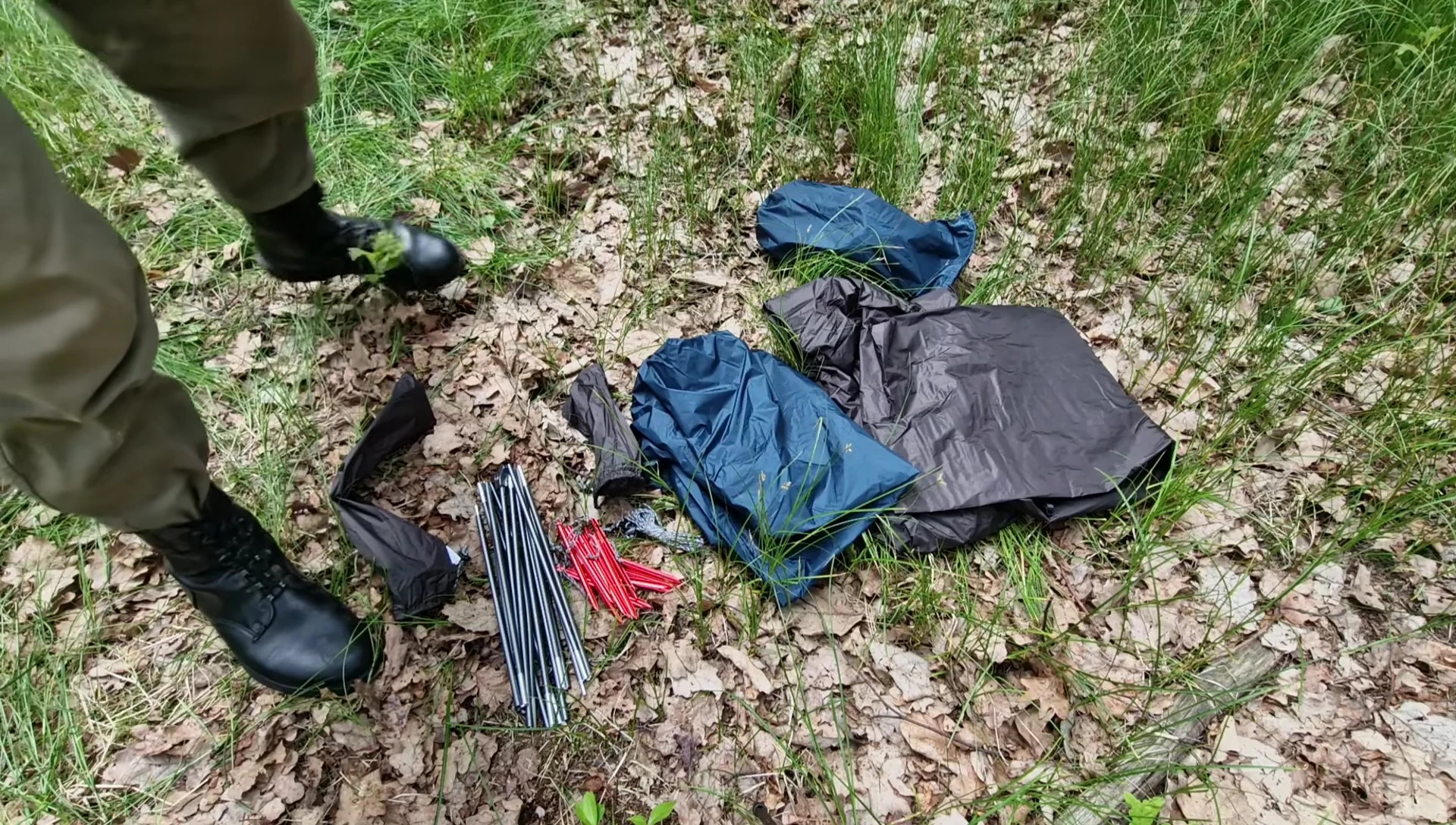 Unboxing the Naturehike Cloud Up 1 tent, showing all parts and footprint.
