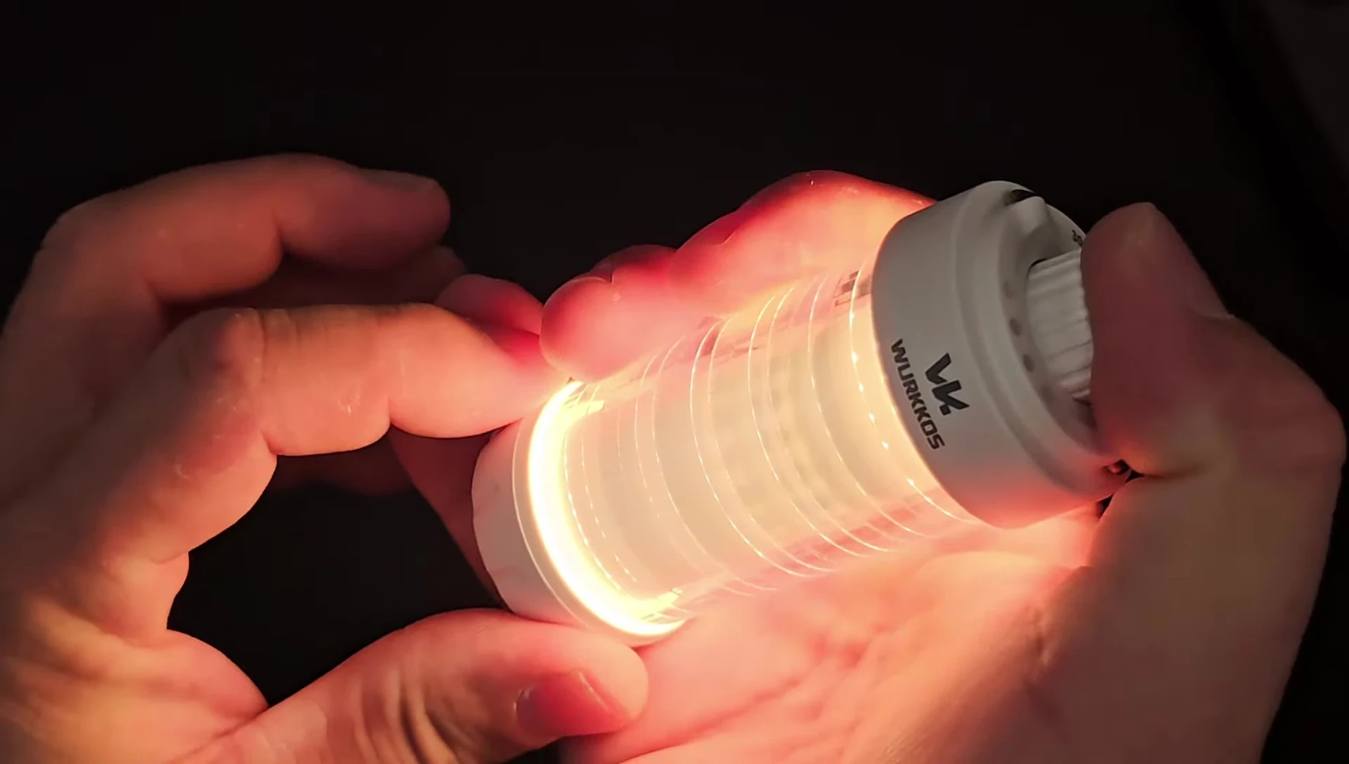 Wurkkos CL01 lantern showing the glow gasket during daytime.