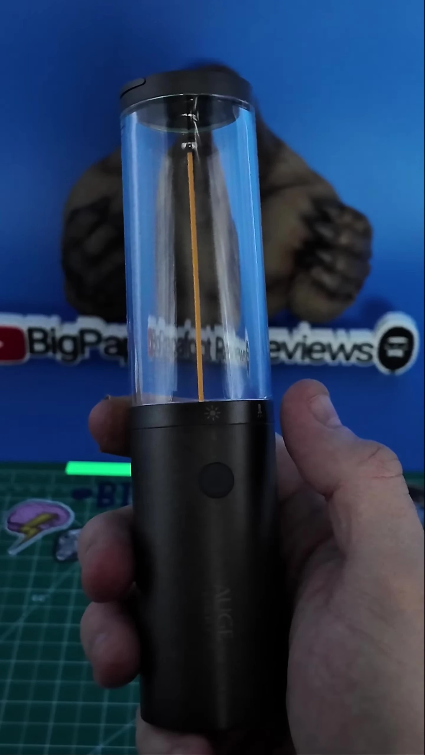 Demonstration of rotating the lantern head to change lighting modes.