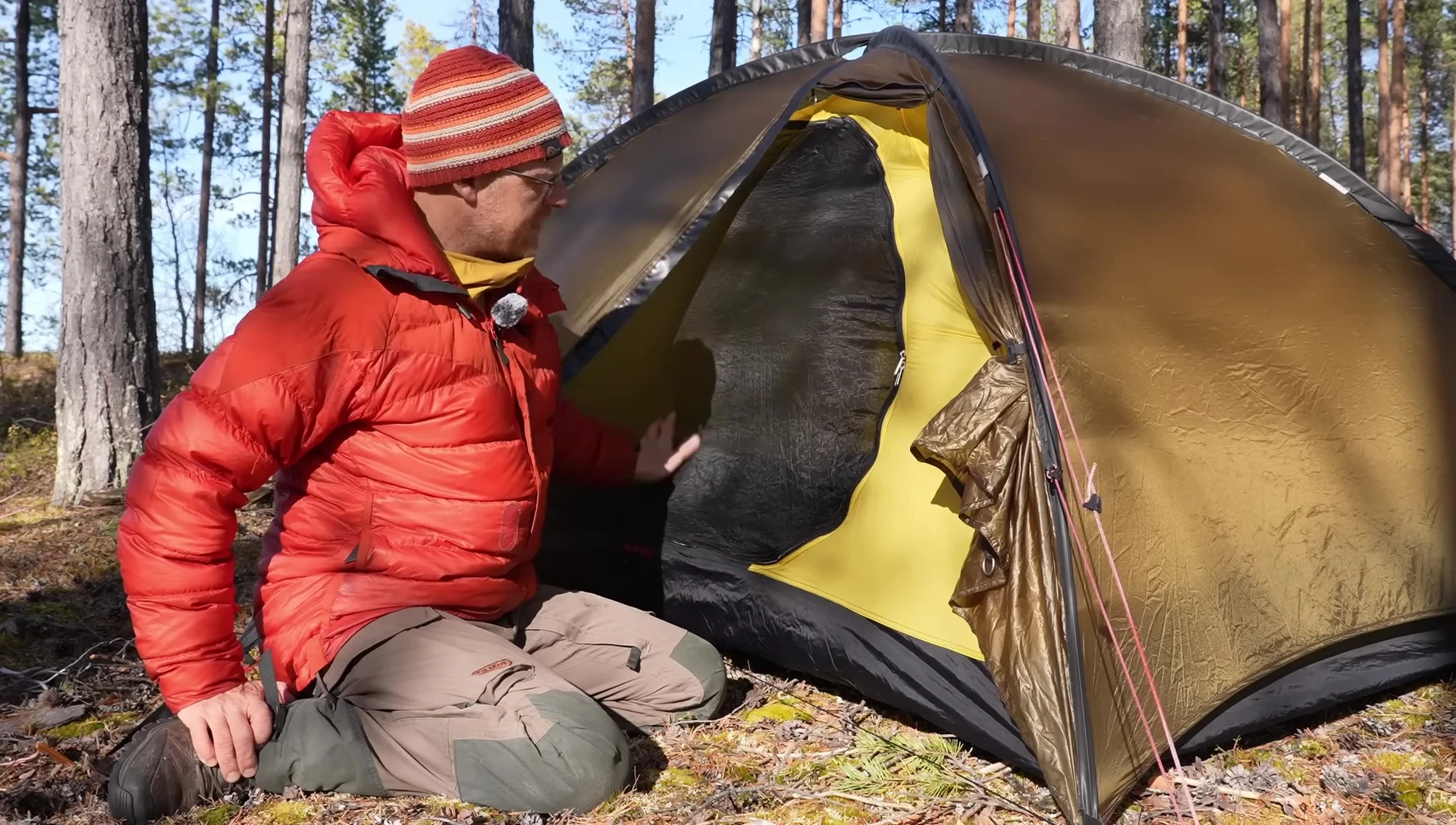 Inner tent mesh and solid fabric sections